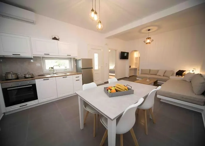 Апартаменты Sklavadi Vineyard House